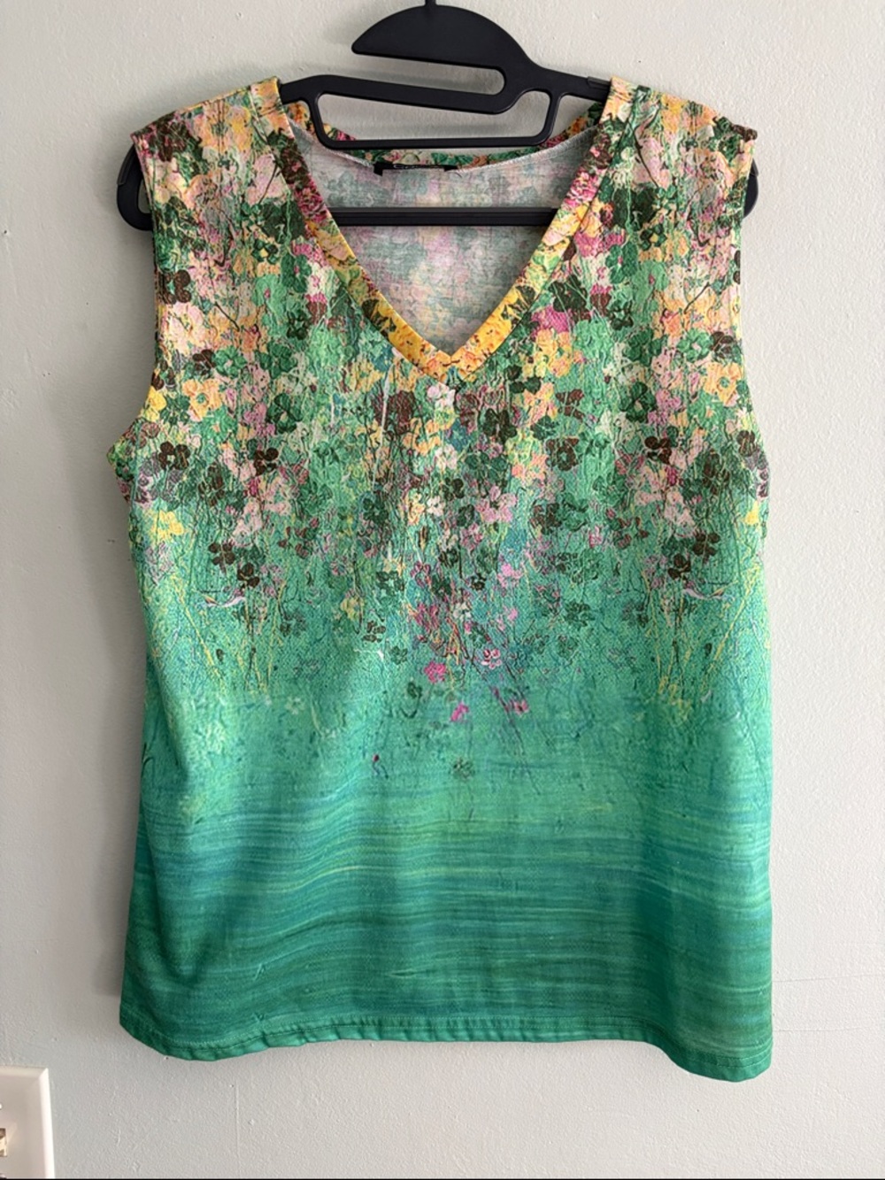 Green Floral V-Neck Sleeveless Tank Top by